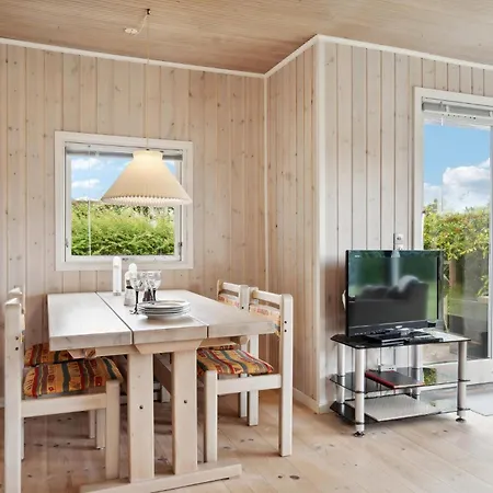 بيت للعطل 2 Bedroom Stunning In *