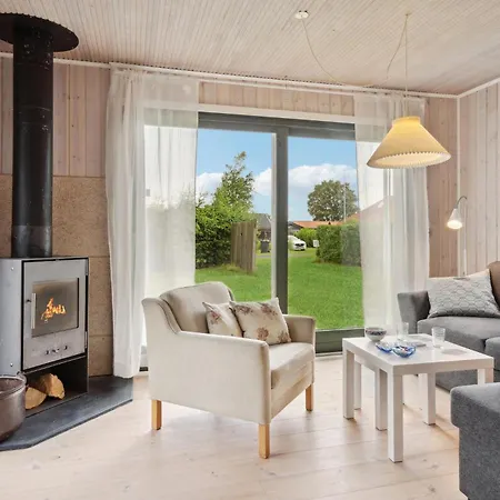 بيت للعطل 2 Bedroom Stunning In