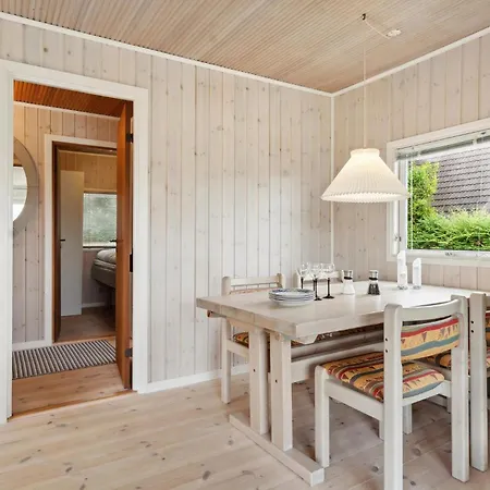 بيت للعطل 2 Bedroom Stunning In